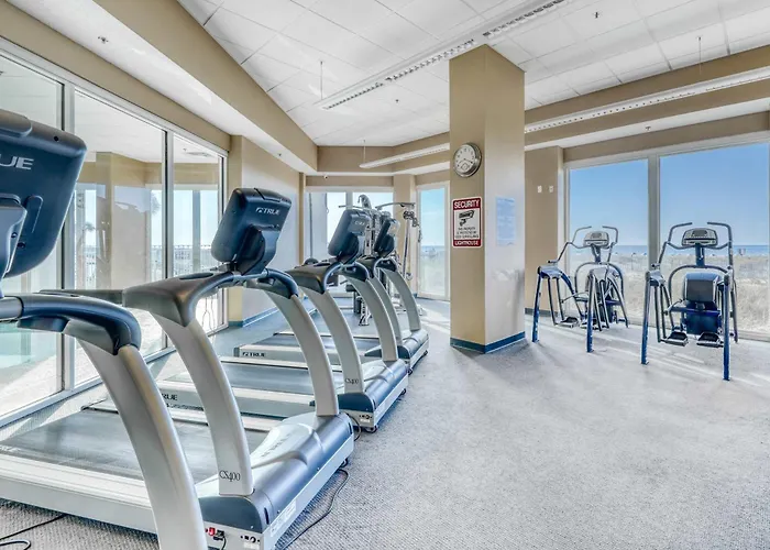Gulf-front W Shared Beachside Pools Hot Tubs Near Attractions Holiday home